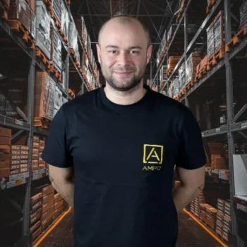Andrzej — Magazynier w AMPQ