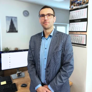 Krzysztof — Specjalista ds. Handlu w AMPQ