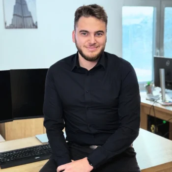 Mateusz — Specjalista ds. Marketingu w AMPQ
