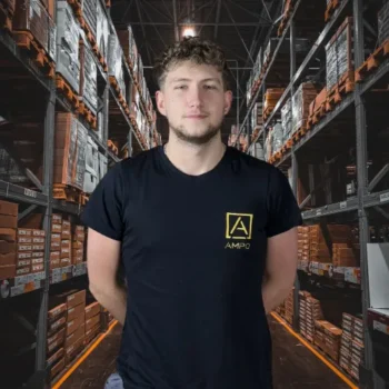 Tomasz — Magazynier w AMPQ