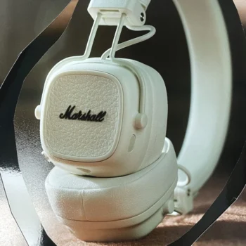 Marshall Major V słuchawki bezprzewodowe nauszne kremowe